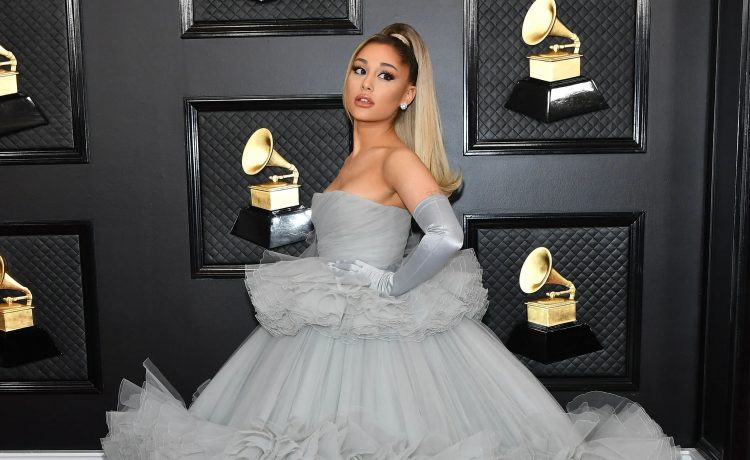 Ariana Grande - Outfits, Style, & Looks