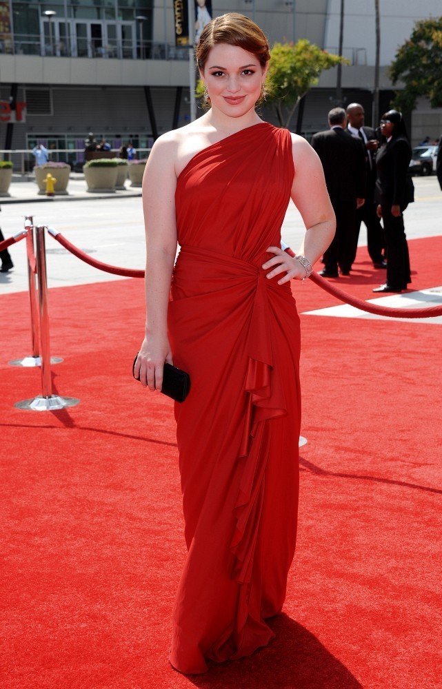 Heavenly beauty Jennifer In Hot Red One-shouldered Dress