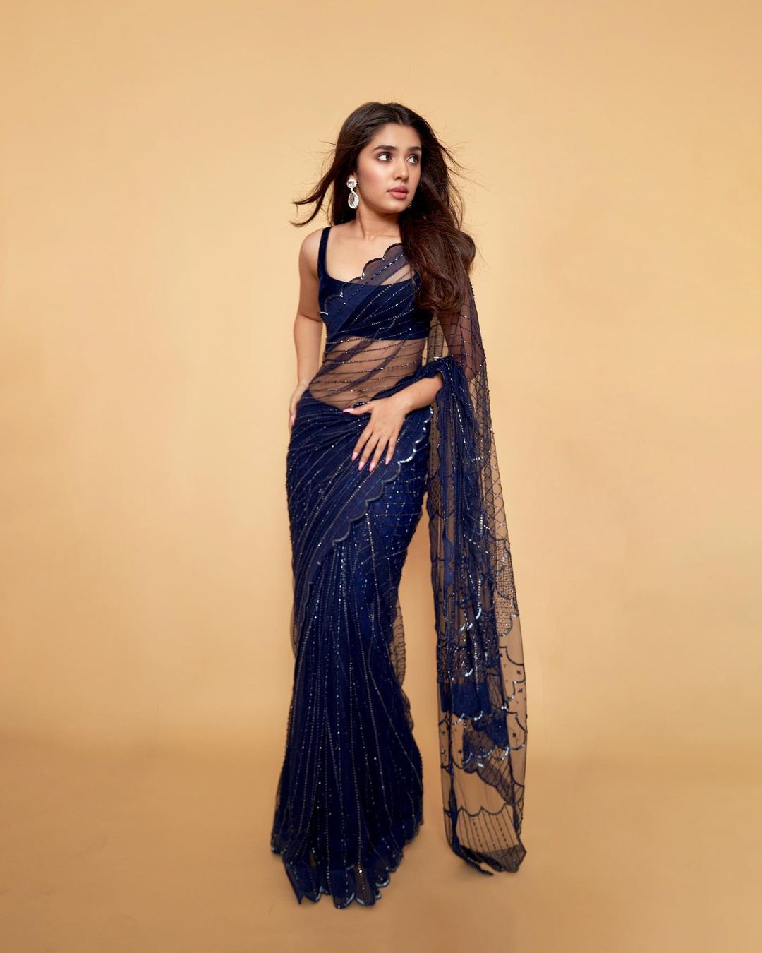 Krithi Shetty Look Hot In Glittery Blue Saree