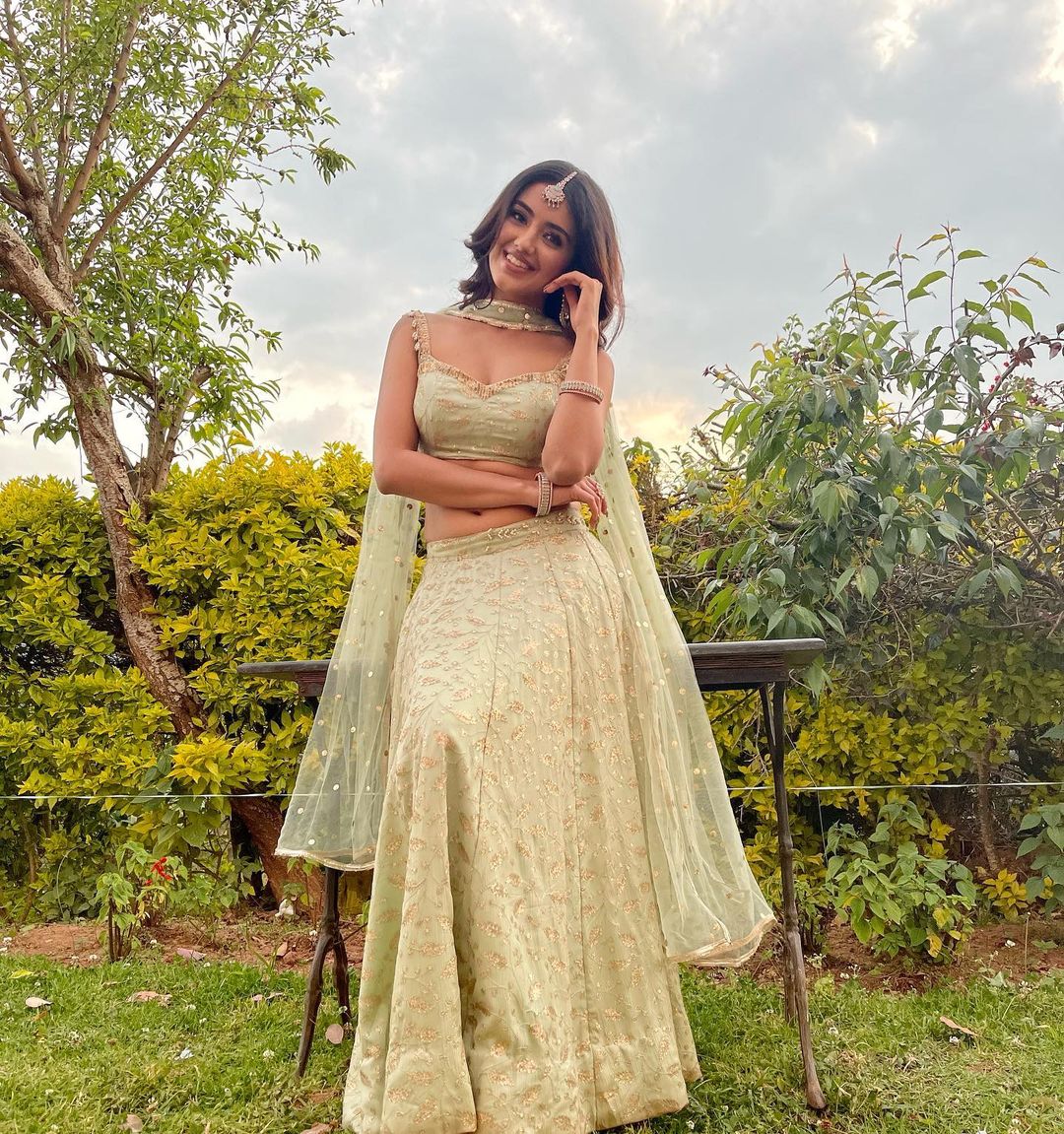 Malvika Sharma Look Fabulous In Green Lehenga With Sweet Heart Neck Blouse Malvika Sharma Simple yet Stunning Outfit Looks