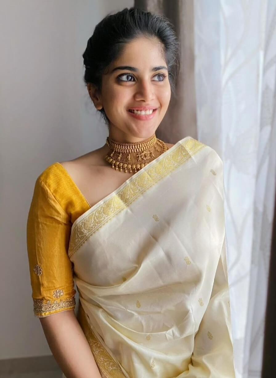 Megha Akash Classy Look In White Silk Saree Outfit With Gold Choker