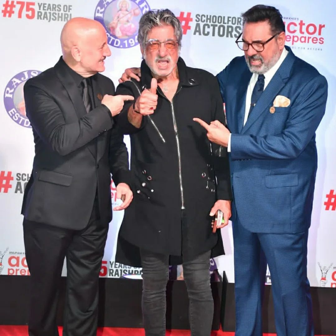 Old Gems Of Bollywood Meets Together at premiere event of uunchai movie - anupam kher - boman irani - shakti kapoor