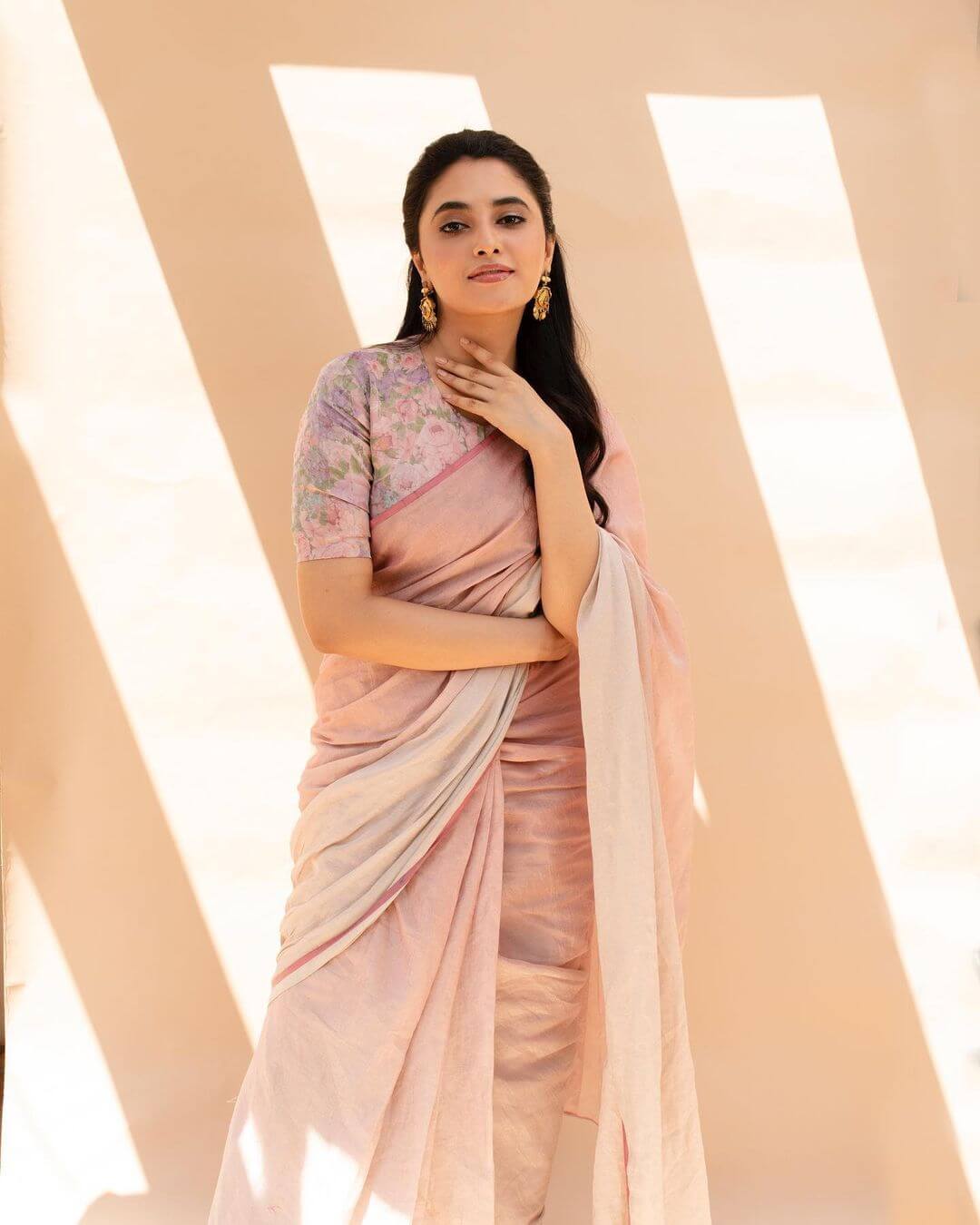 Priyanka Mohan Classy Look In Pistal Pink Saree Outfit Priyanka Arul Mohan Traditional Outfit Looks Collection