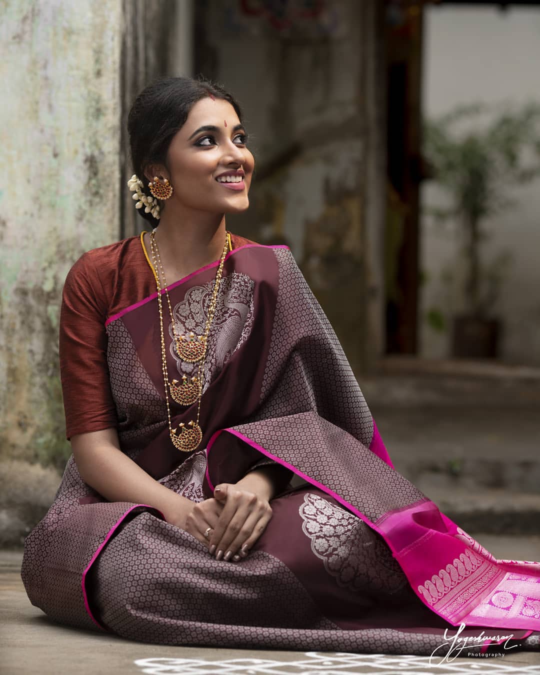 Priyanka Mohan Look Beautiful In Purple Pink Saree Outfit Priyanka Arul Mohan Traditional Outfit Looks Collection