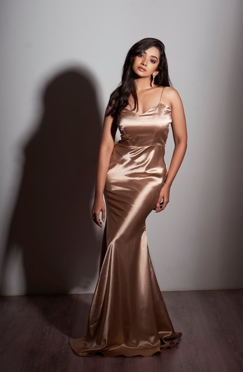 Saanve Look Classy In Satin Long Gown Outfit