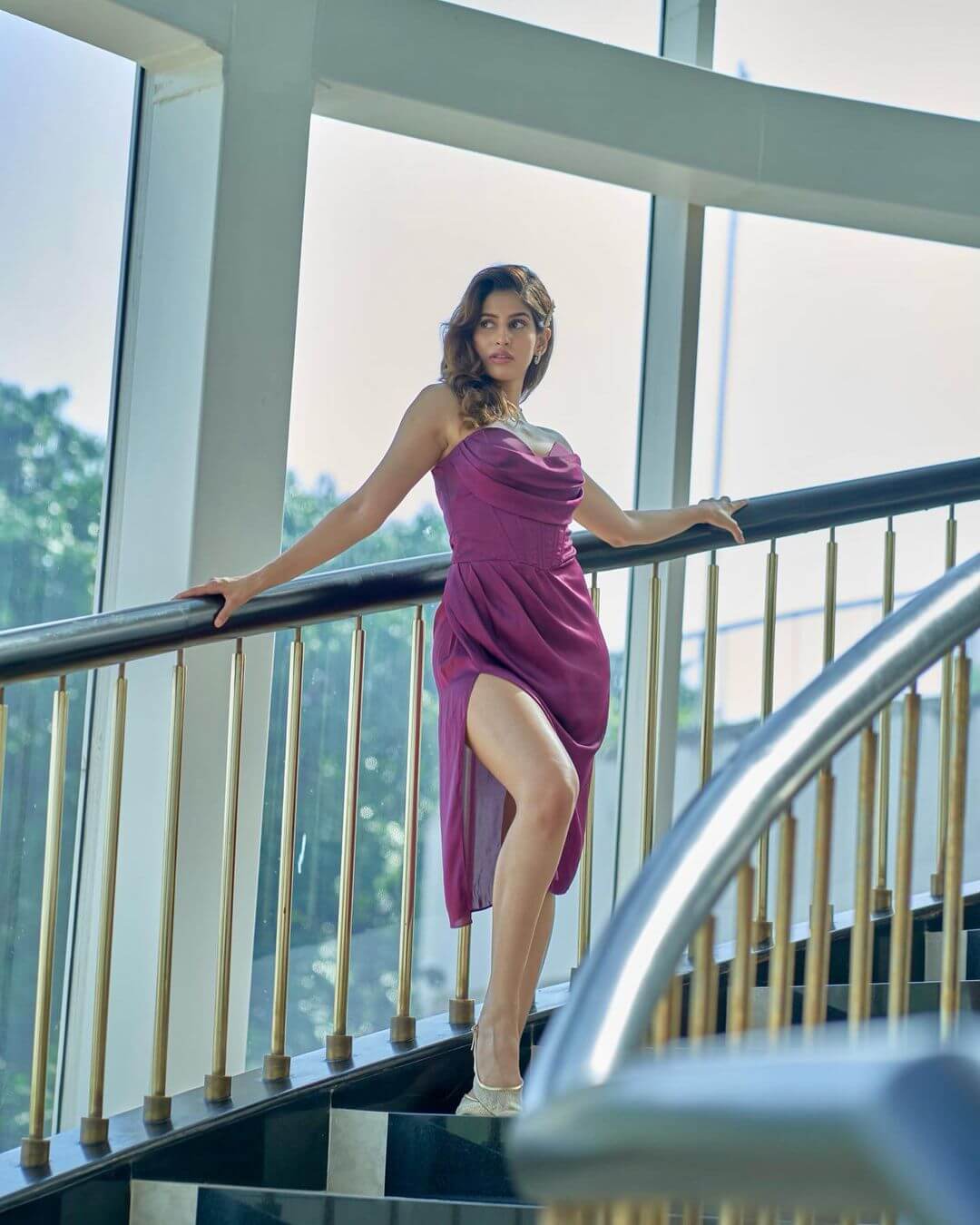 Sakshi Malikk Look Gorgeous In Purple High Slit Gown Sakshi Malik Hot and Sexy Outfit Look