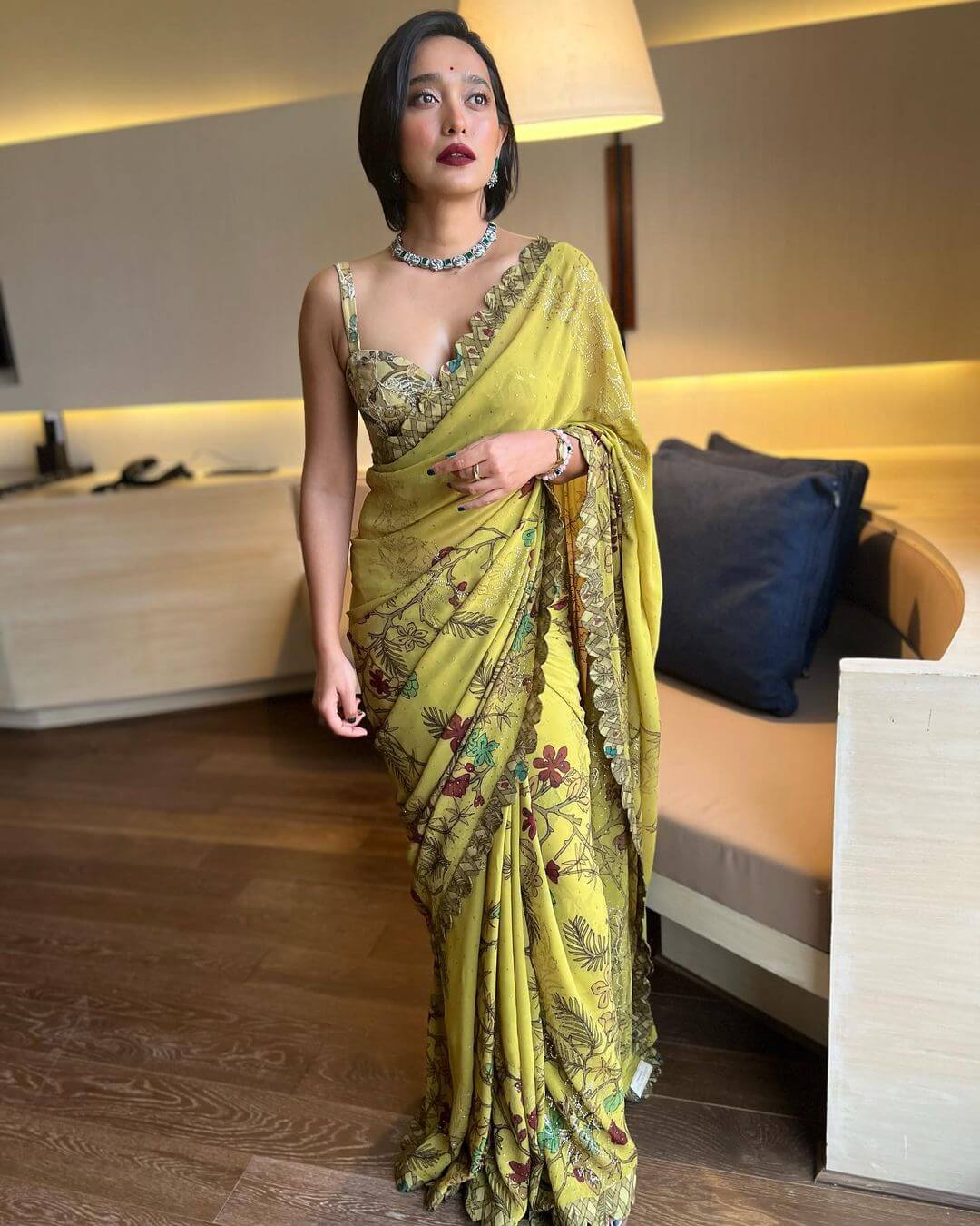 Sexy and Classy Sayani in Yellow Saree Look is Just Awestruck Look