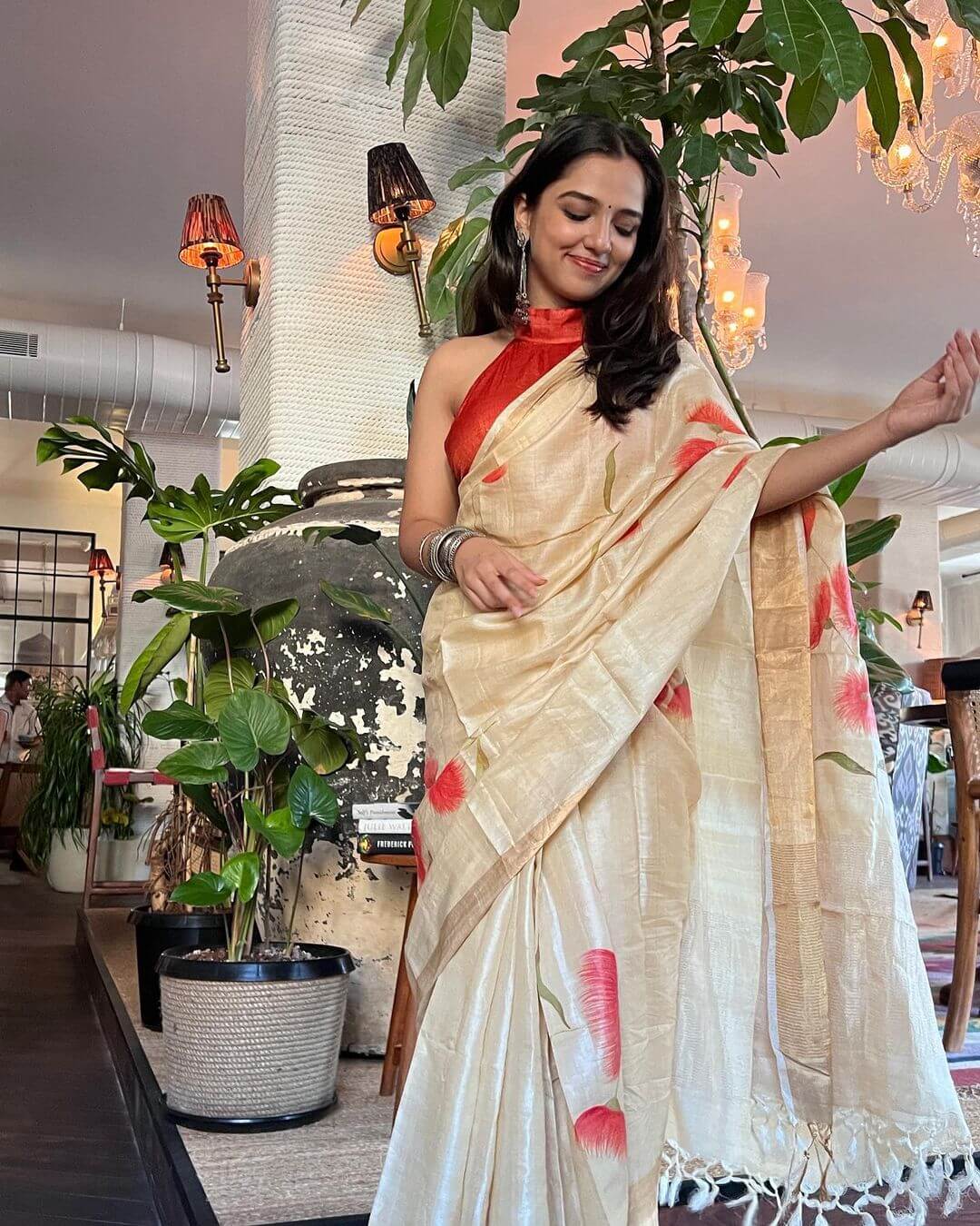 Ahsaas Channa Elegant Look In Red Halter Blouse With Beige Saree Ahsaas Channa Pretty Outfit And Looks
