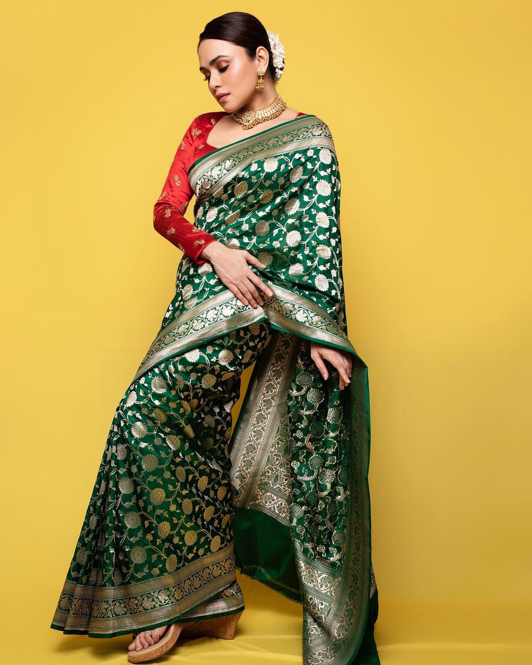 Amruta Khanvilkar In Bottle Green Saree With Maroon Blouse And Gajra Amruta Khanvilkar Inspired Outfits, Fashion And Style