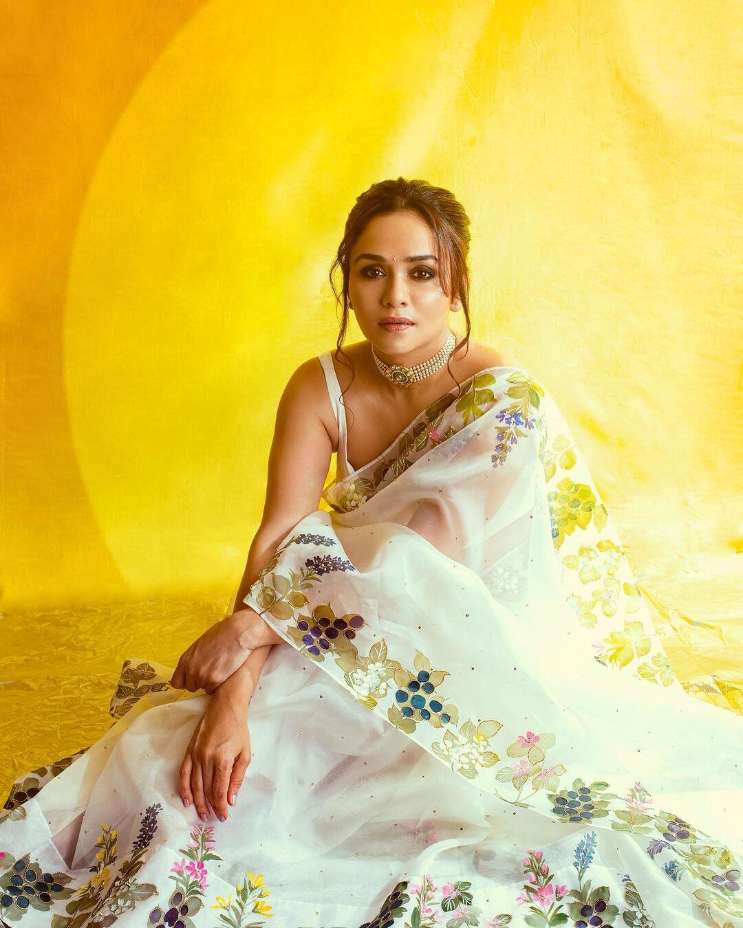 Amruta Khanvilkar In Floral White Saree Amruta Khanvilkar Inspired Outfits, Fashion And Style