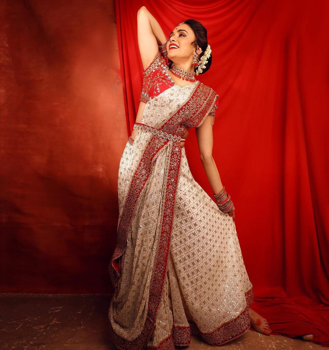 Amruta Khanvilkar Is Looking Beautiful In Off White Embroidered Art Silk Saree