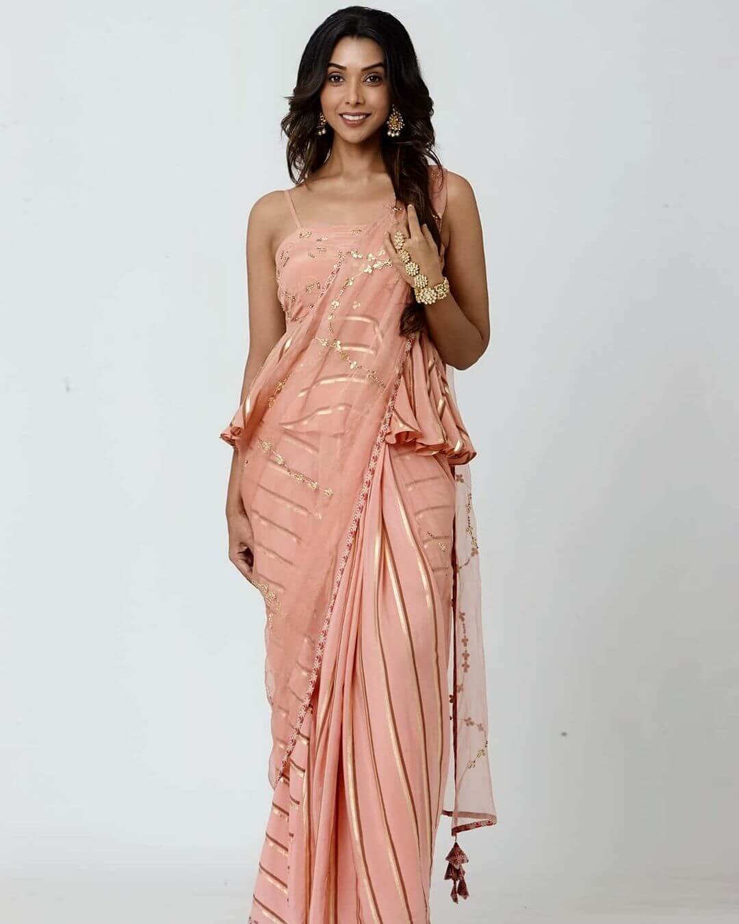 Anupriya Goenka Graceful Look In Pink Saree Outfit