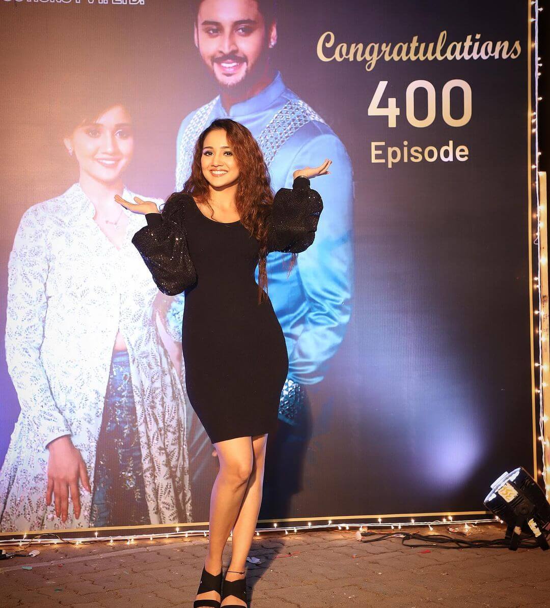 Ashi Singh Look Elegant In Black Full Sleeves Mini Dress Outfit Ashi Singh Fabulous Outfit and Style