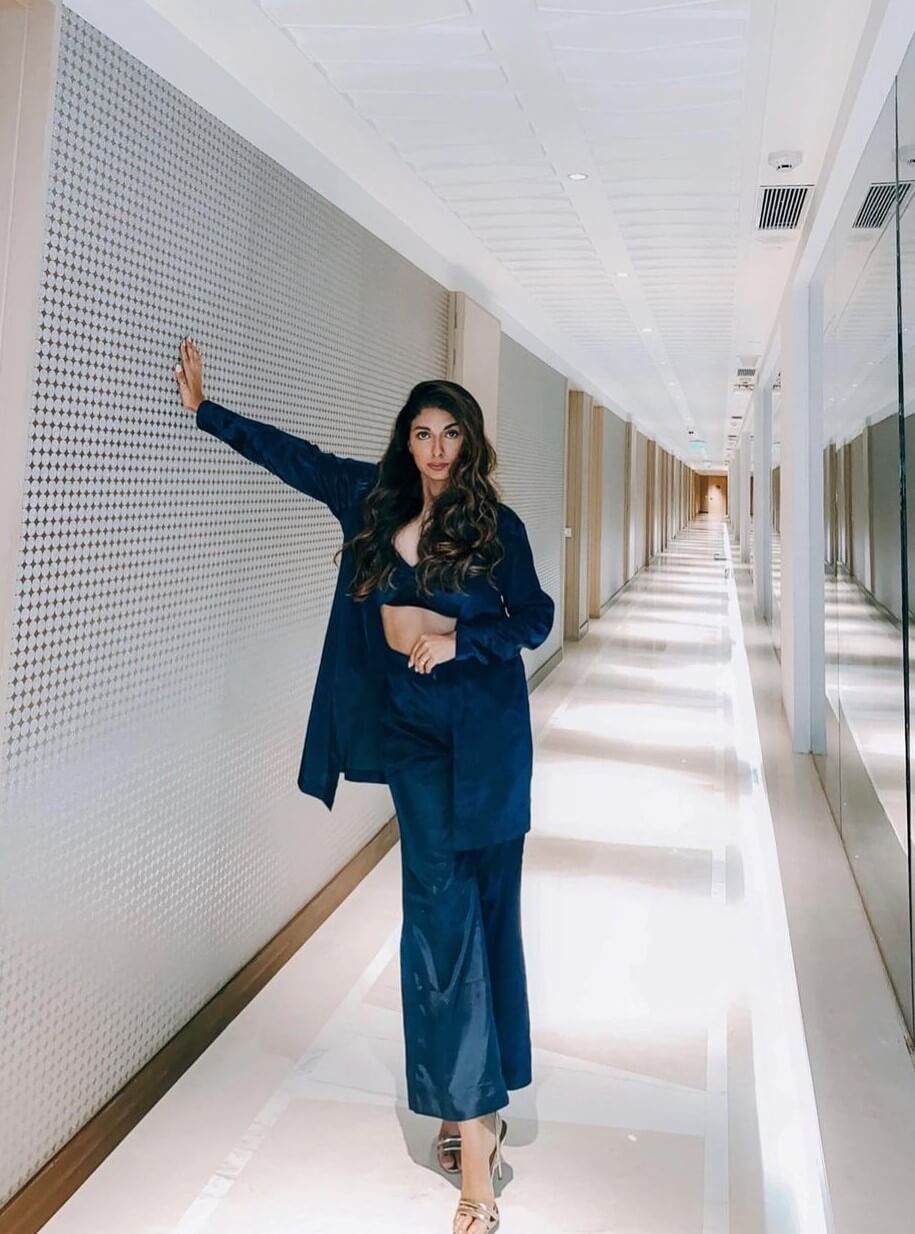 Avantika Hundal Look Hot In Blue Co-Ord Set Outfit