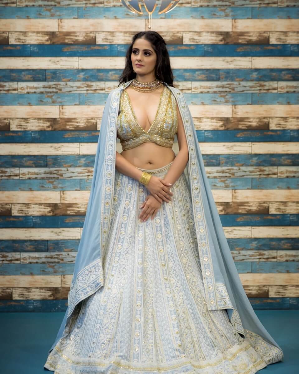 Ayesha Singh Dazzling Look In Ivory Blue Lehenga With Deep Plunging Neck Blouse Outfit