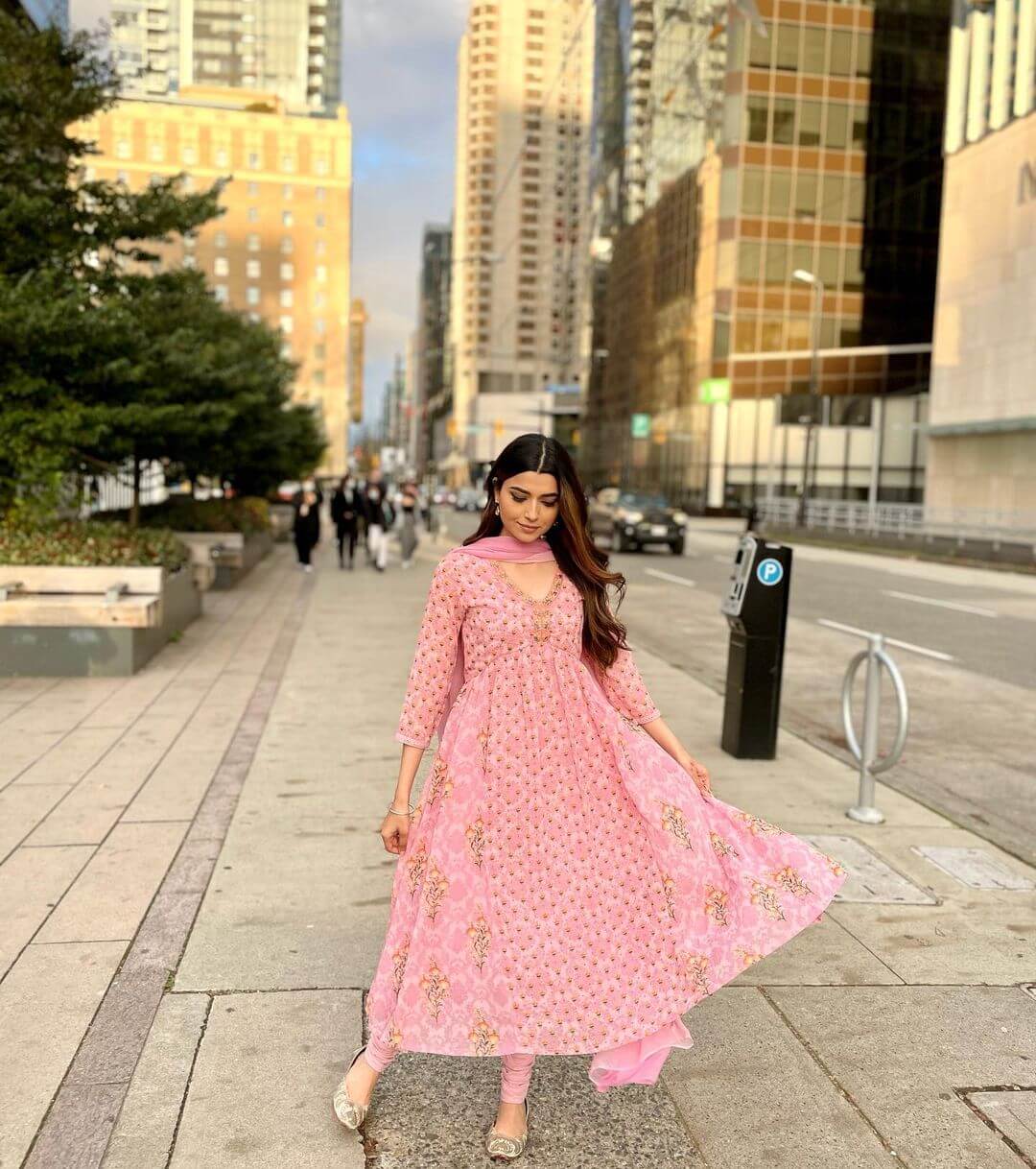Desi Girl Nimart Khaira In Pink A-Line Kurta Outfit