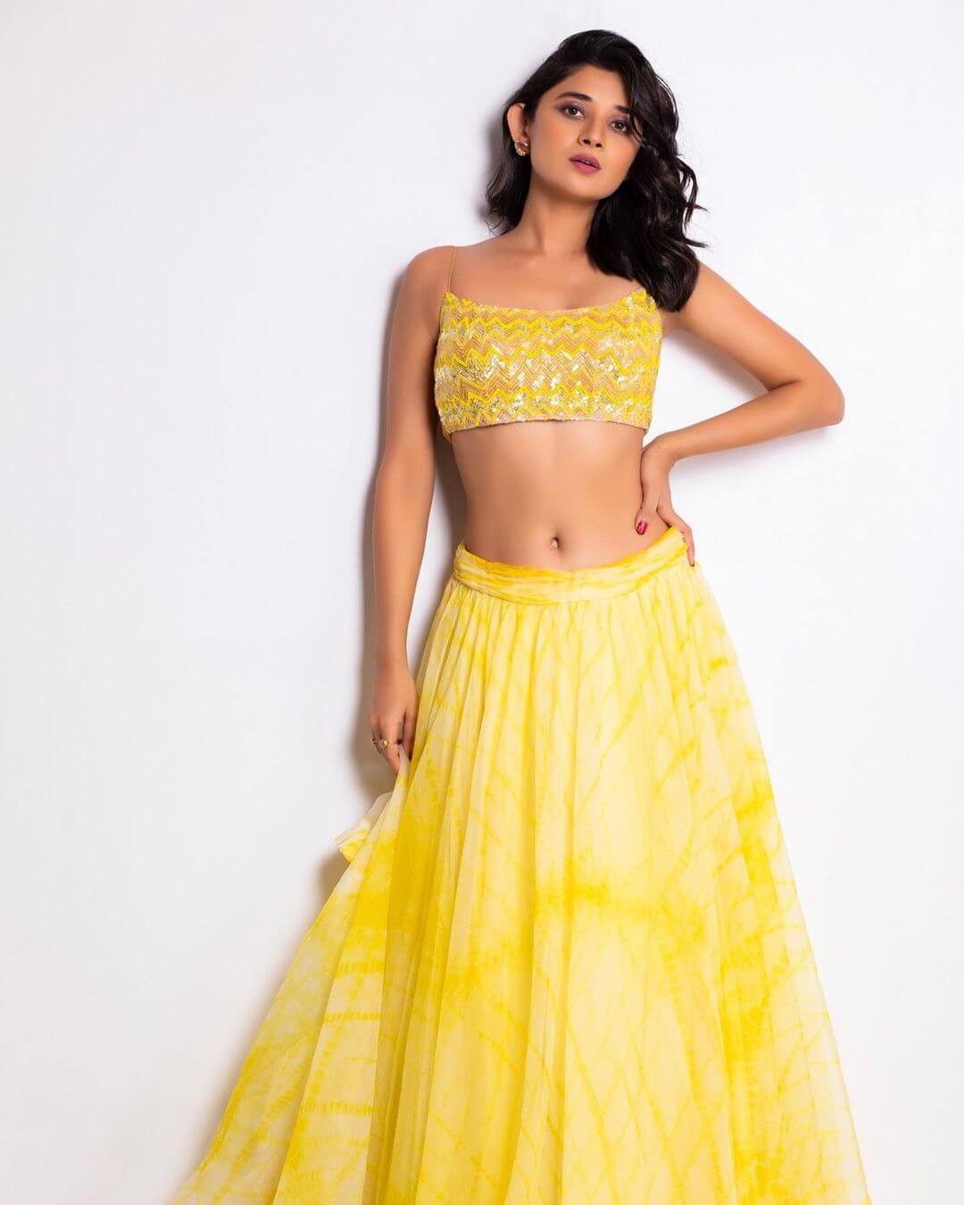 Gorgeous Kanika Mann In Yellow Crop Top With Yellow Skirt Outfit