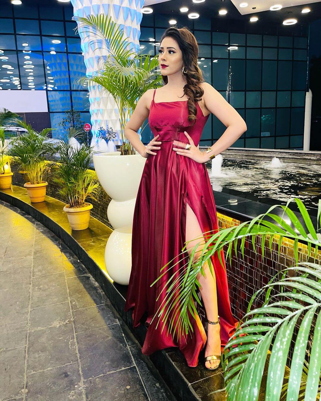 Hiba Look Extremely Beautiful In Red Evening Gown Outfit