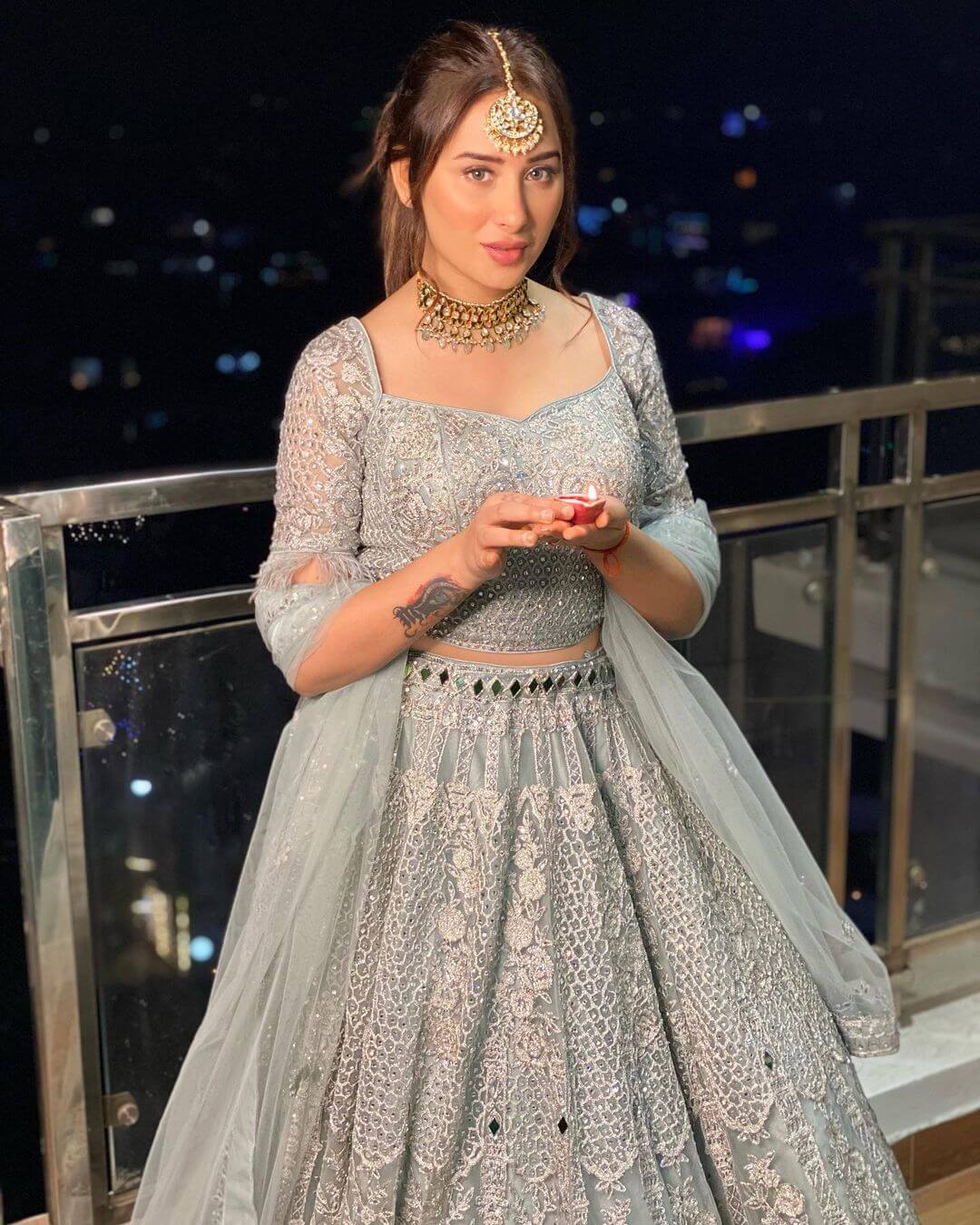 Mahira Sharma Lovely Outfits And Styles K4 Fashion Mahira Sharma Lovely Outfits And Styles K4 Fashion