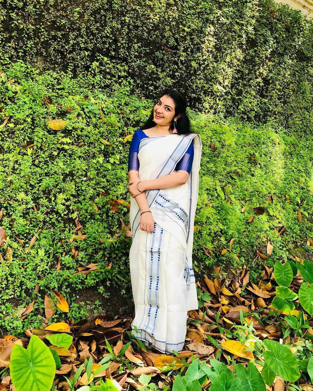 Malavika Nair Elegant Look In Blue And White Saree With Blue Blouse Malavika Nair Traditional Outfit And Looks