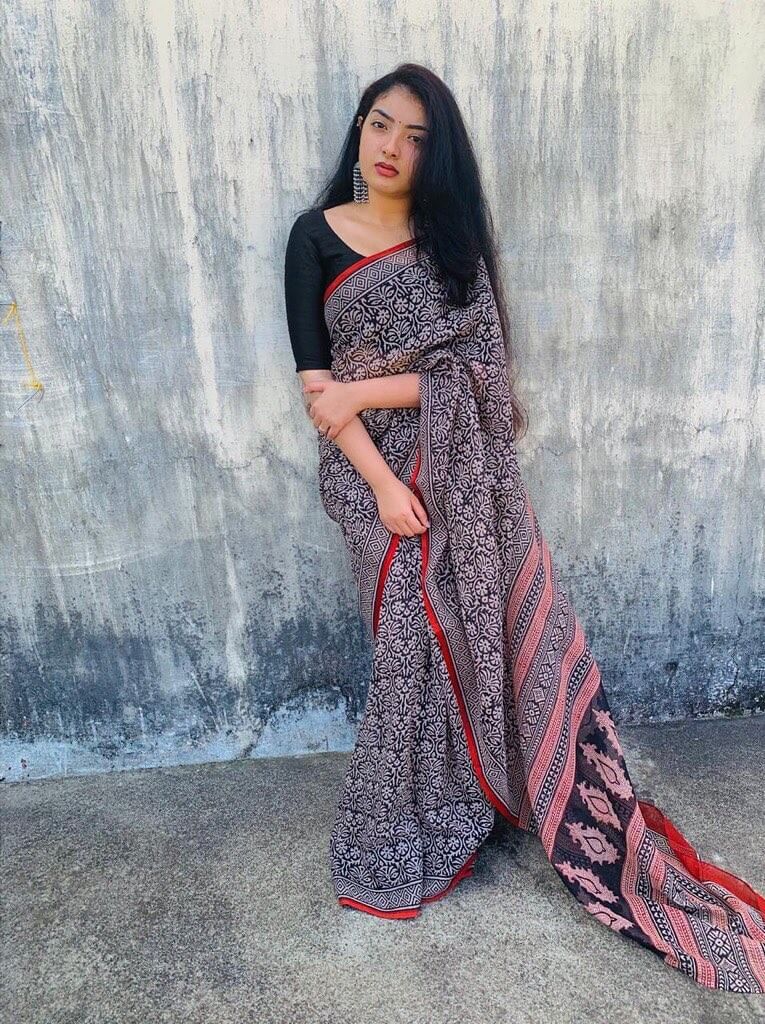 Malavika Nair In Black And Red Printed Saree Outfit