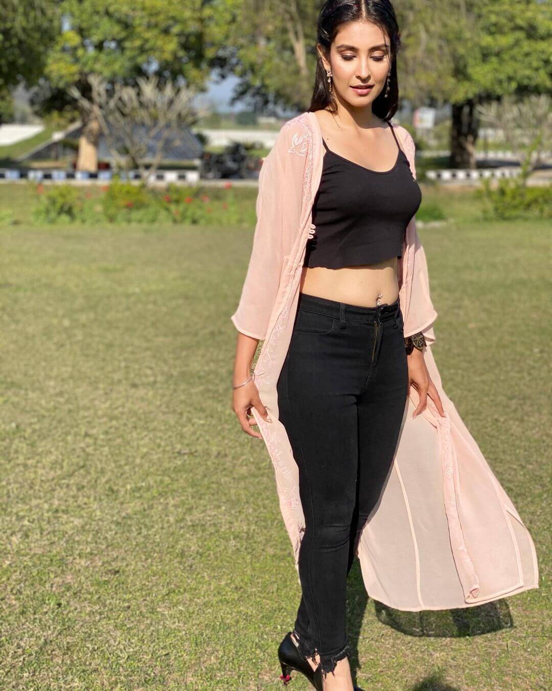 Navneet Kaur Dhillon Look Hot In Black Crop Top With Black Denim And Shrug Outfit Navneet Kaur Dhillon Outfit and Looks