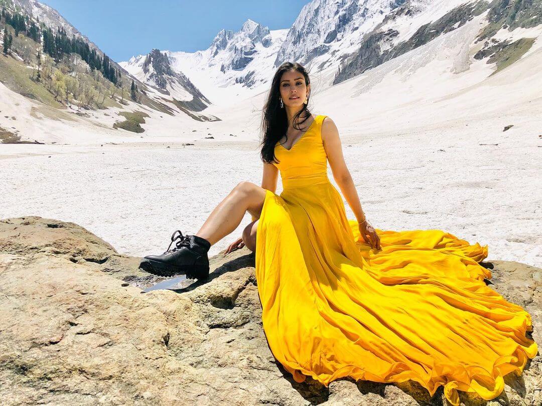 Navneet Kaur Gives Us Chills In Yellow Slit Cut Dress Outfit