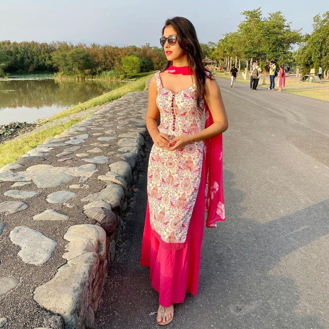 Navneet Kaur In Sleeveless Kurta Palazzo Outfit Navneet Kaur Dhillon Outfit and Looks