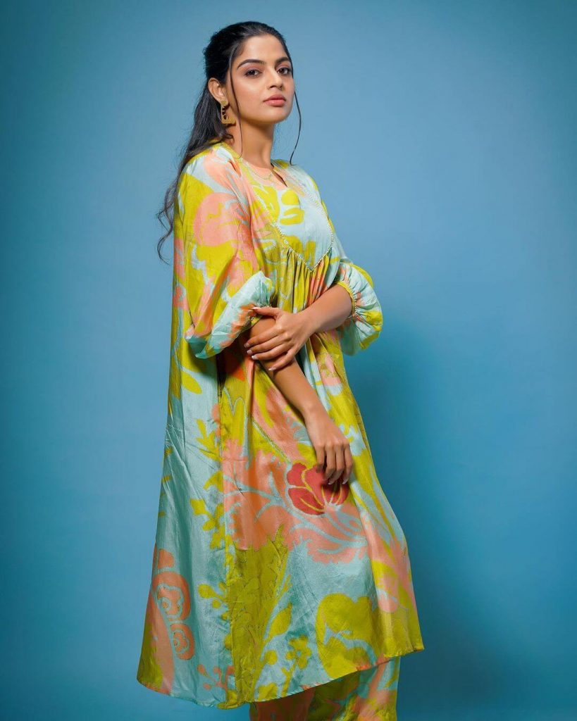 Nikhila Vimal Outfits, Styles And Fashion - K4 Fashion