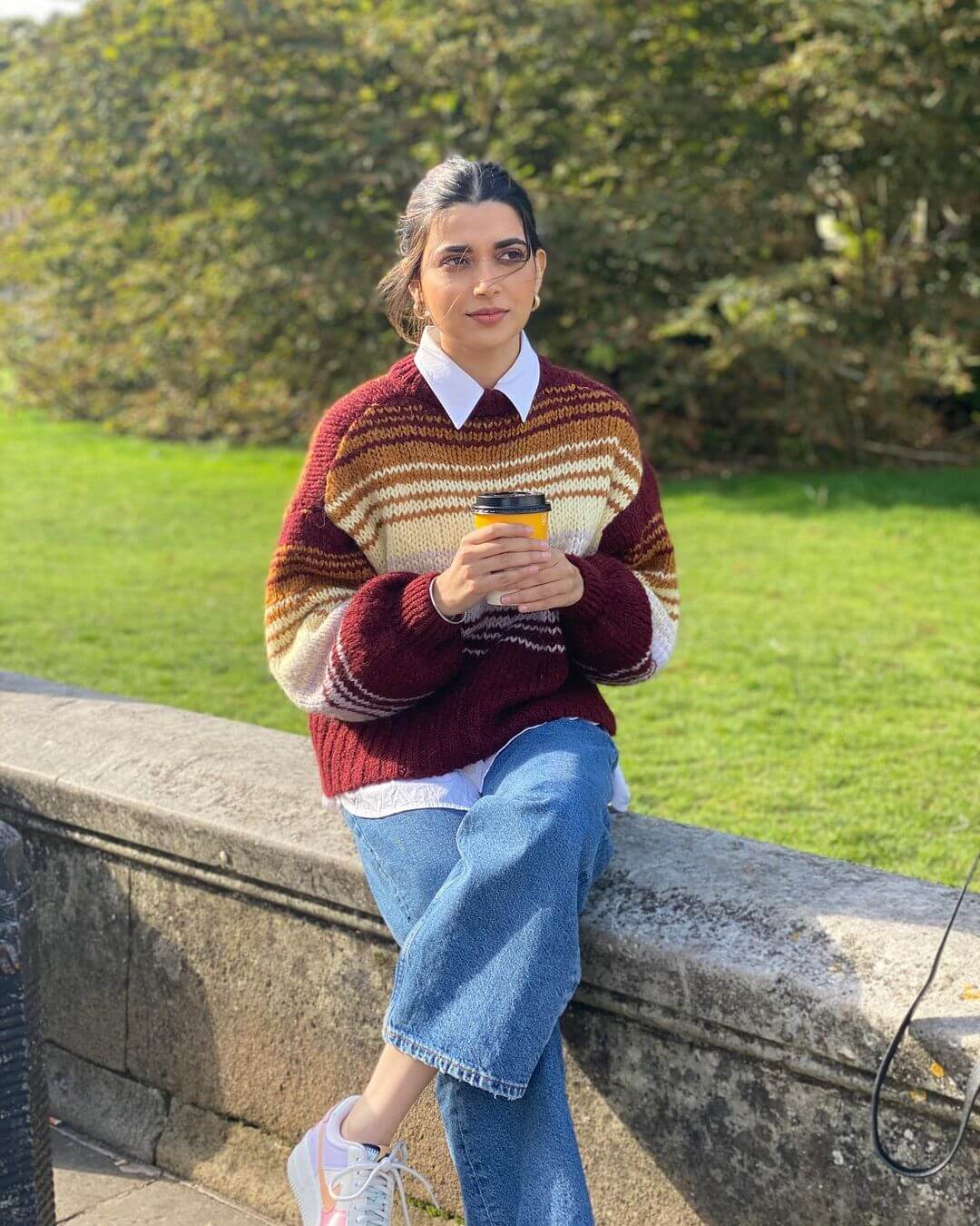 Nimrat Khaira Casual Look In Maroon Baggy Sweater With Denim Jeans Outfit