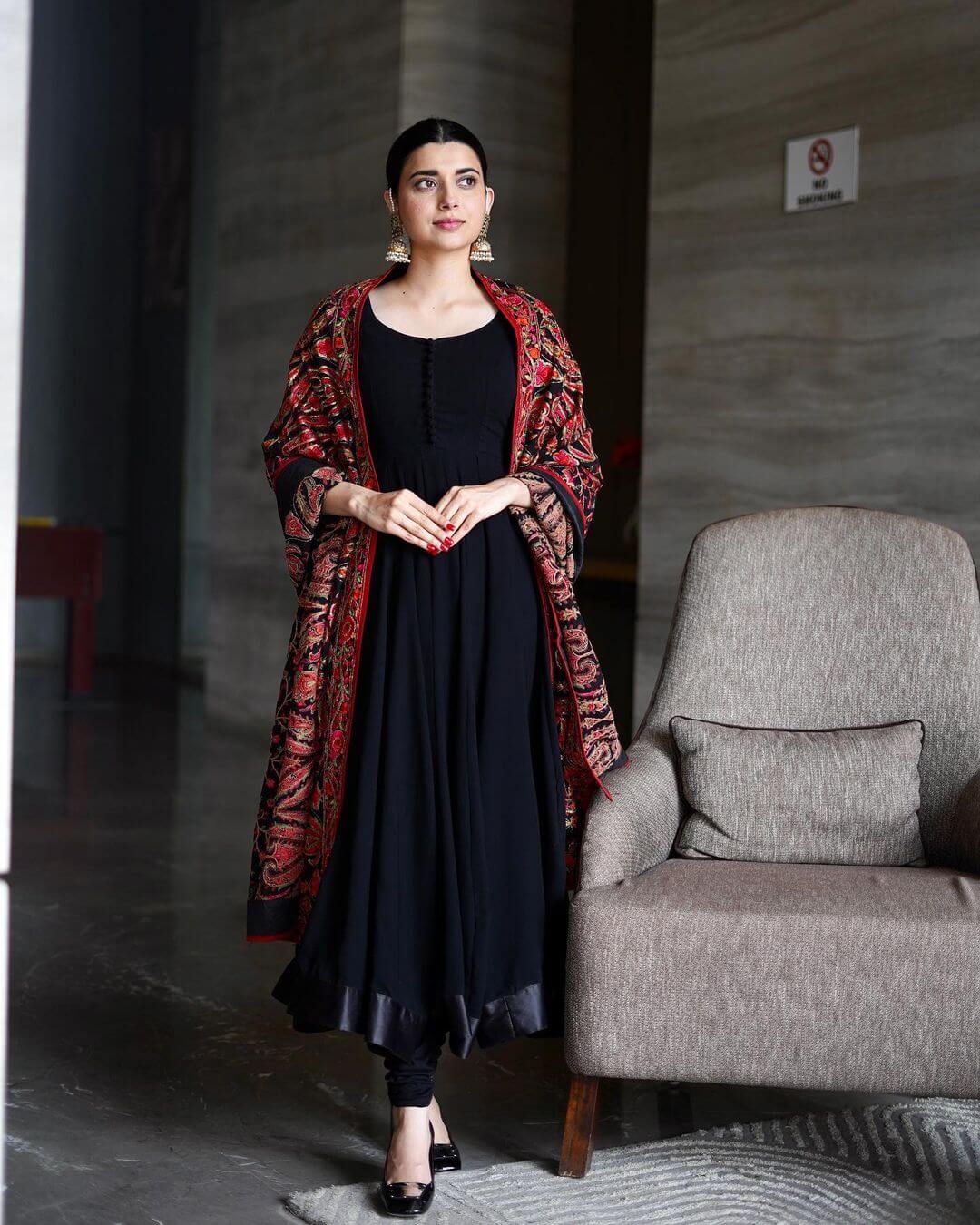Nimrat Khaira Look Lovely In Black Anarkali Suit With Red Dupatta Outfit
