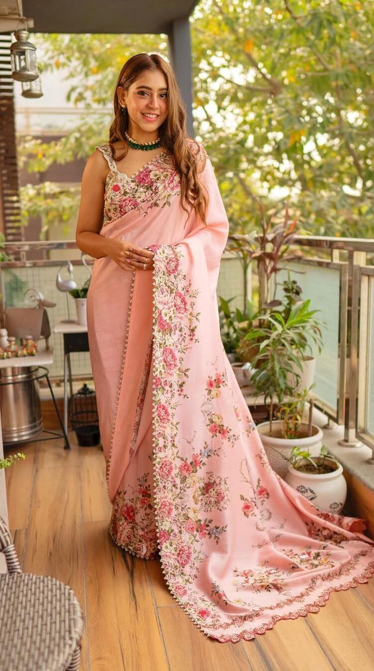 Niti Taylor Look Fabulous In Floral Border Saree Niti Taylor Stunning Looks And Outfit