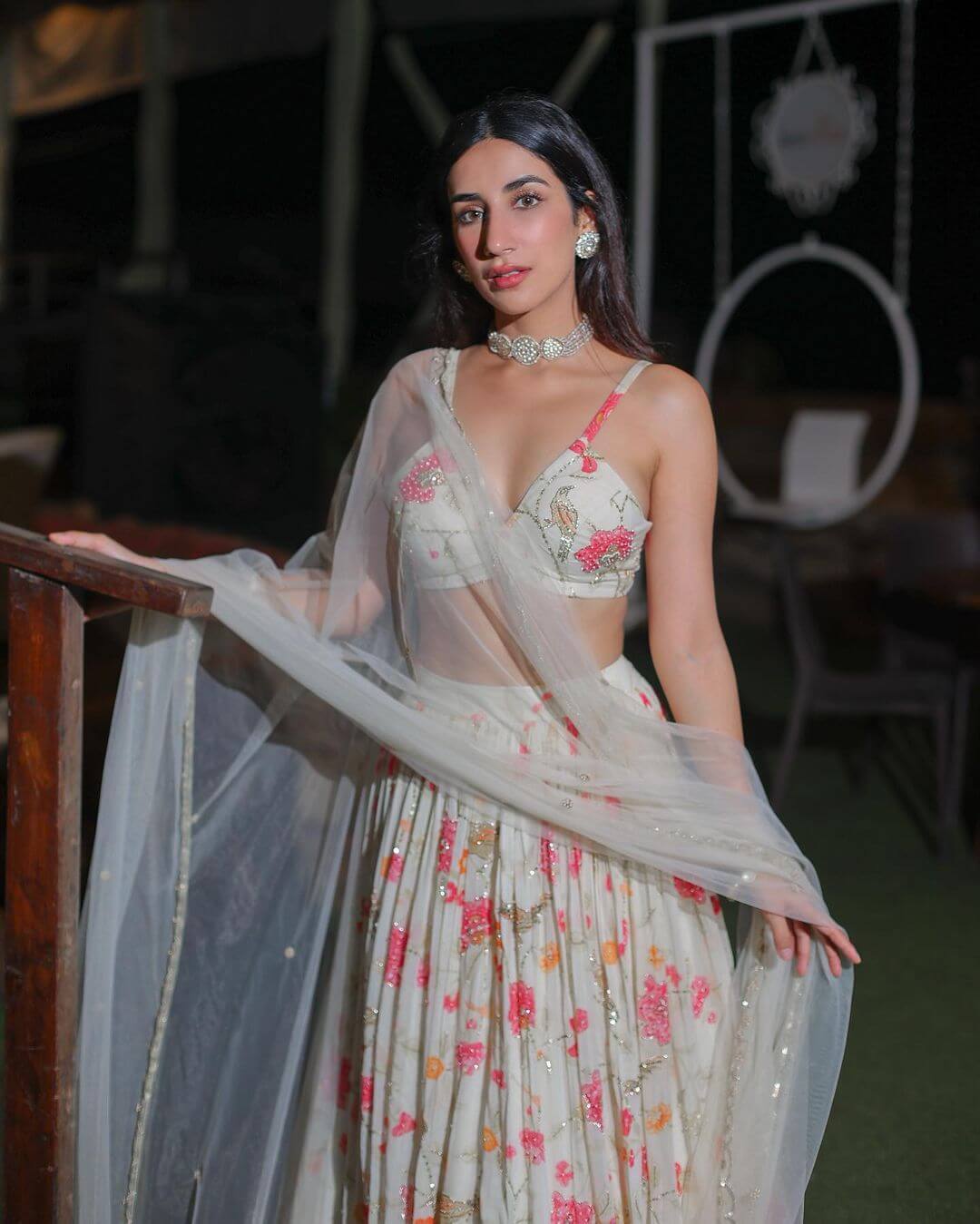 Parul Gulati Look Gorgeous In White Single Strip Blouse And Lehenga Outfit
