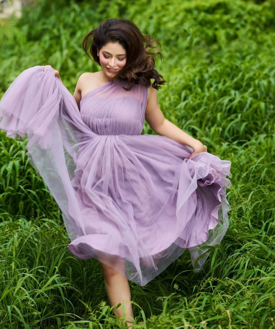 Priyanka Look In Purple One Shoulder Dress Gives Us Princess Vibes
