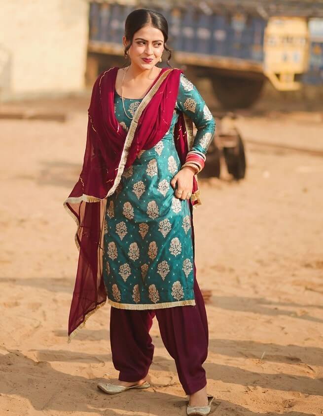 Punjabi Kudi Simi Chahal In Teal Blue And Maroon Kurta Set Outfit Simi Chahal Outfit &amp; Looks Inspo