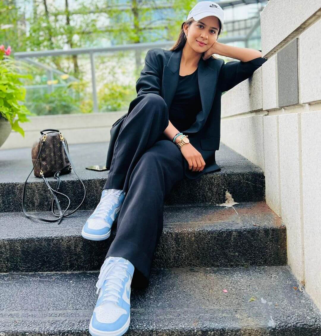 Roopi Gill In All Black Formal Outfit Roopi Gill Outfits, Looks And Style