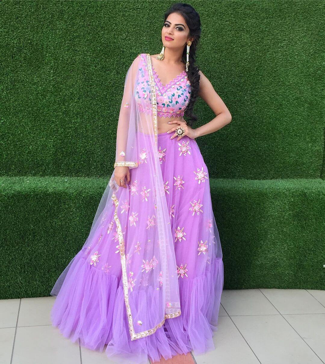 Roshni Sahota Is Giving Us Major Bridesmaid Outfit Goal In Light Purple Lehenga Outfit Roshni Sahota Stylish And Tasteful Fashion Look