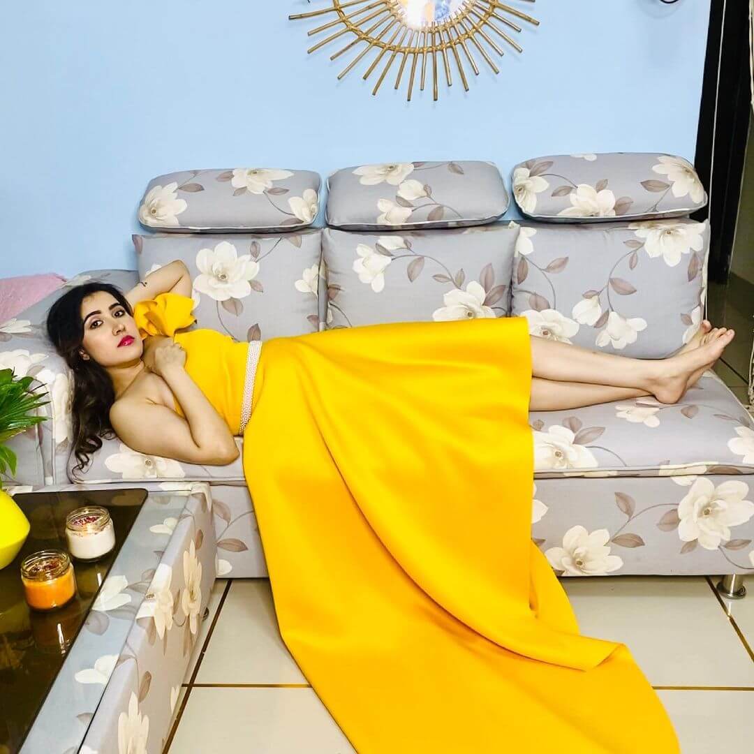 Sheena Bajaj Vintage Look In Yellow Dress Outfit