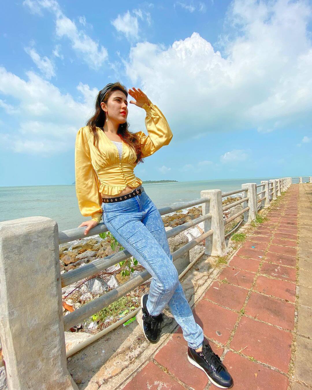 Sheena Vacay Look In Yellow Blouse With Denim Jeans Outfit