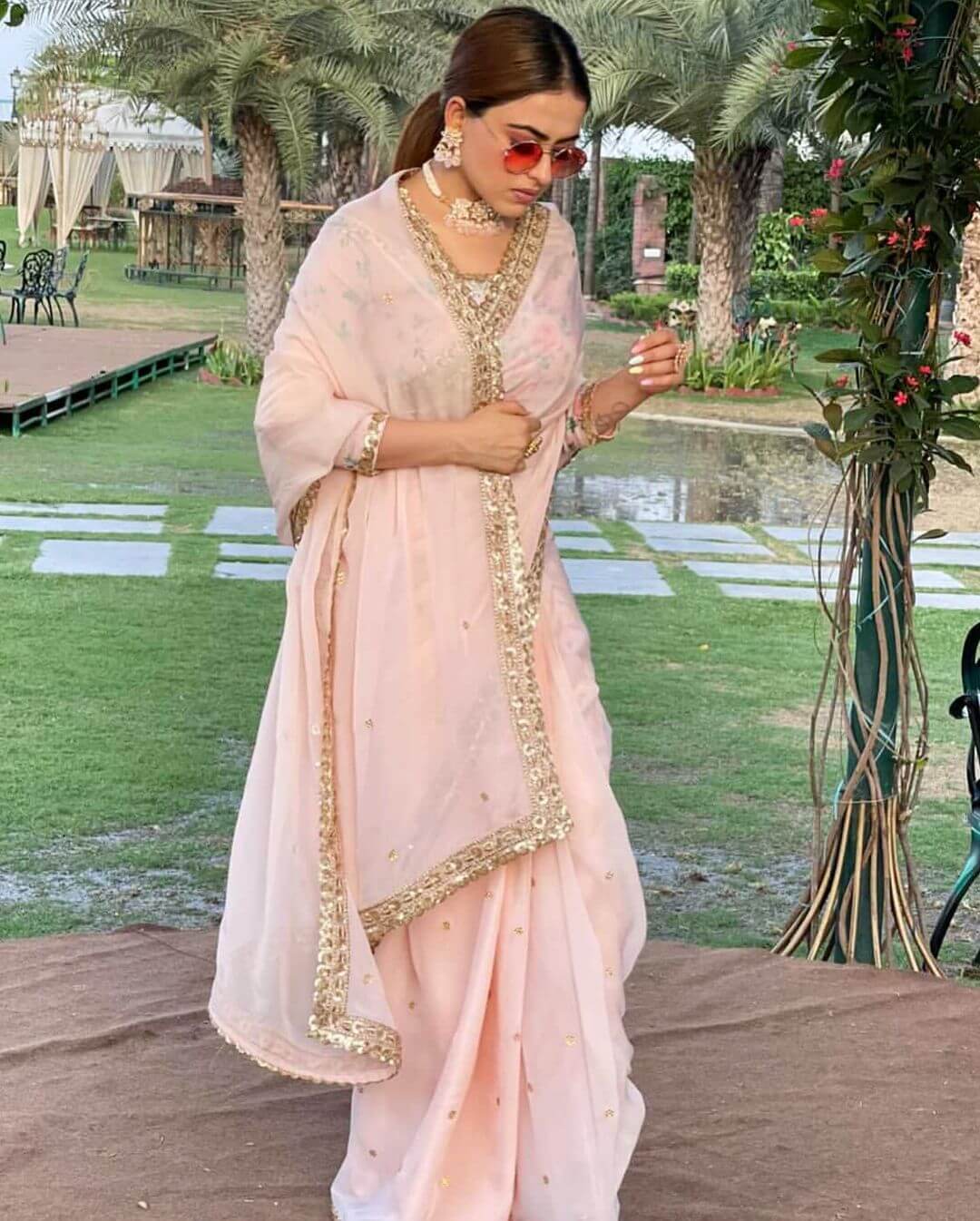 Simi Chahal Look Elegant In Cream Lehenga