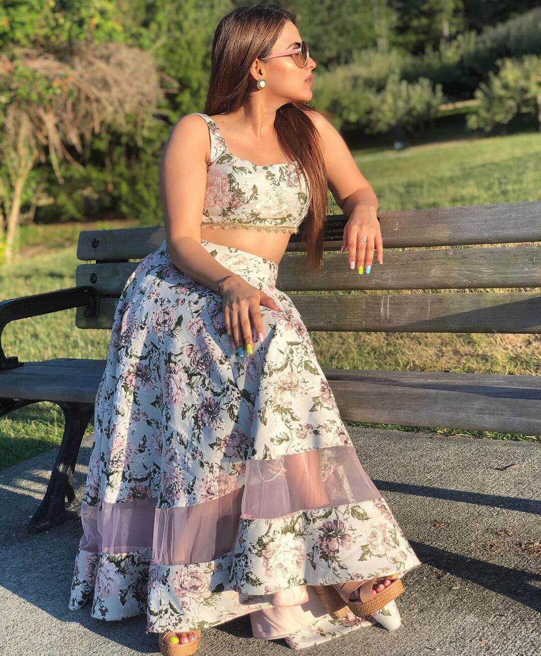 Simi Chahal Look Ravishing In Floral Print Crop Top With Skirt Outfit