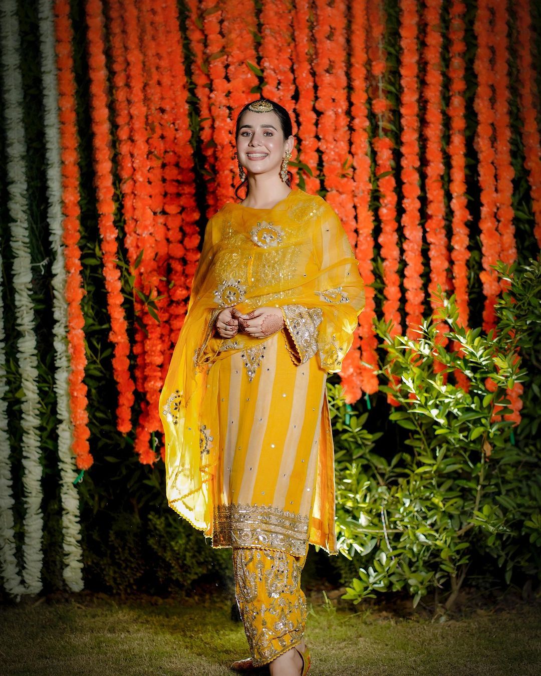Sunanda Sharma In Yellow Kurta Best For Haldi Outfit Sunanda Sharma Looks And Outfit