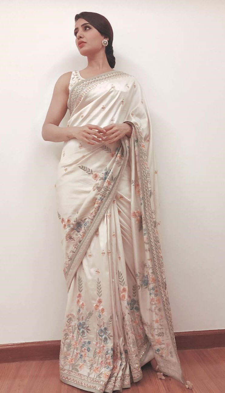 Talented And Beautiful, Actress Samantha Pretty Looks In A White Samantha Saree DesignsFloral Printed Saree