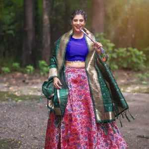 Aditi Sarangdhar Ethnic And Western Outfits: Ethnic Wear & Looks