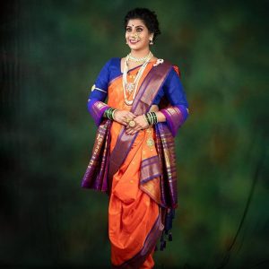Aditi Sarangdhar Ethnic And Western Outfits: Traditional Outfit 