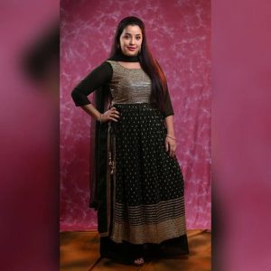 purva Nemlekar Traditional, Ethnical Outfits & Looks: Suit Ethnical Outfit 