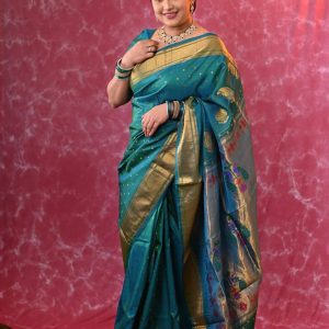 purva Nemlekar Traditional, Ethnical Outfits & Looks: Silk Saree