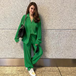 Hanshika Motwani Tempting & Ethnical Looks & Outfits: Green Co-Ord Set Outfit 