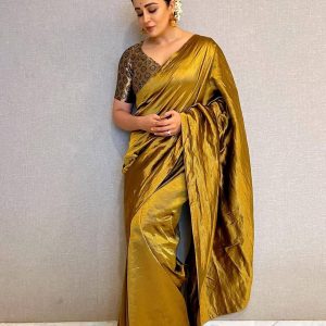Neha Pendse Comfy & Fabulous Outfits & Looks : Traditional Outfit & Looks 