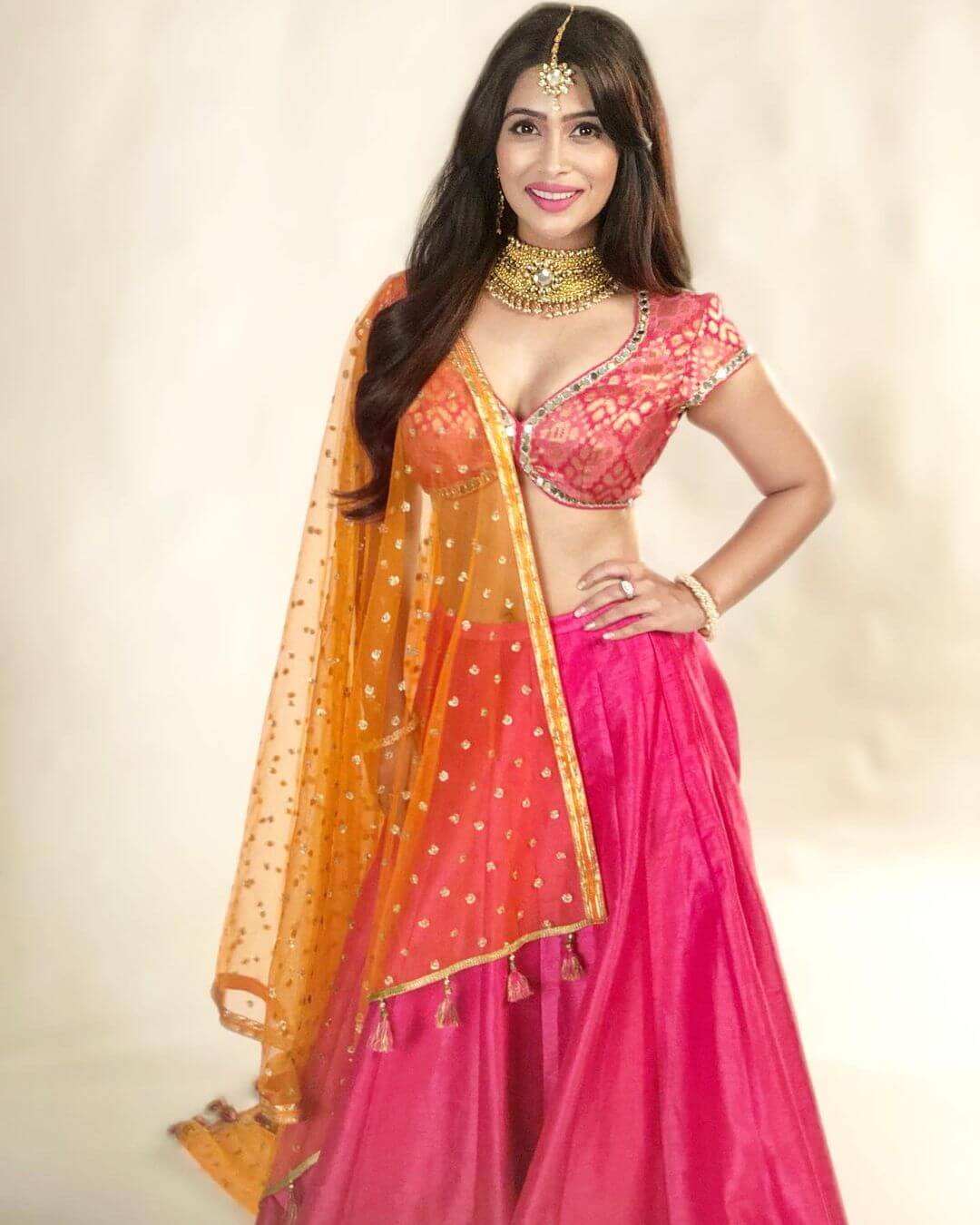 Ruchita Jhadav Elegant Outfits And Looks